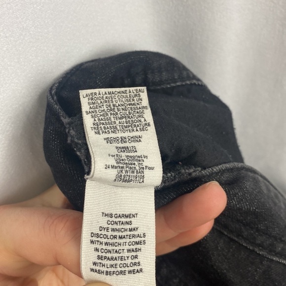 Free People Distressed Faded Black Raw Hem Knee Cut Skinny Jeans - Size 26 - Picture 13 of 13